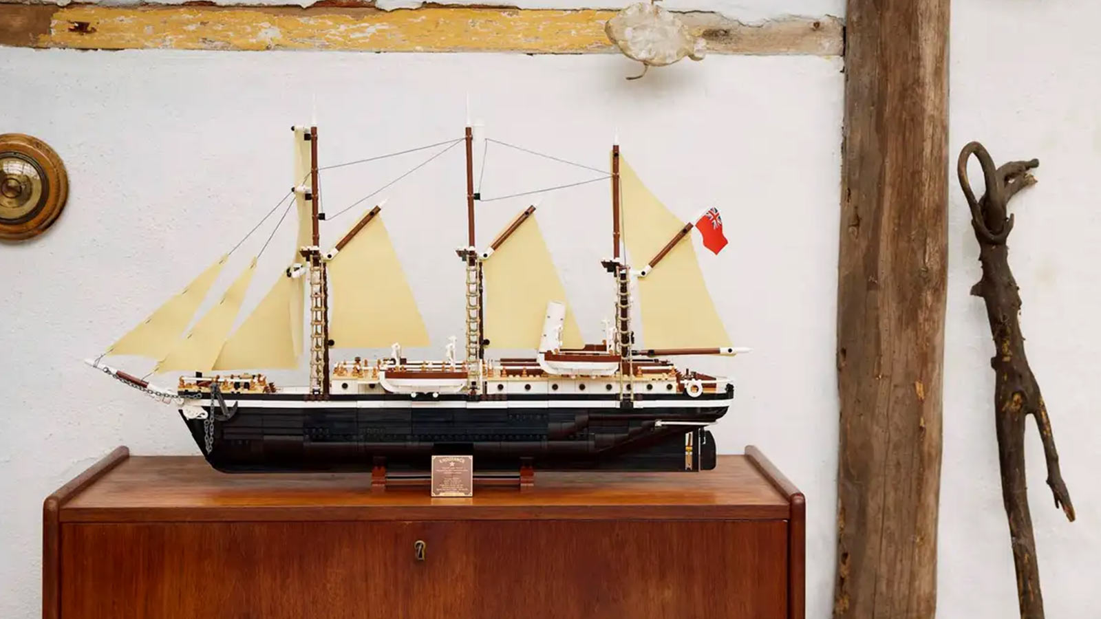 Enduring Legends: Shackleton’s Saga Reimagined In LEGO