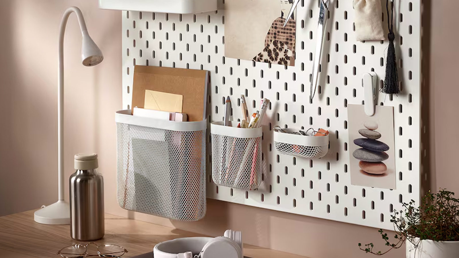 Smart Storage: 8 Everyday Items That Instantly Declutter Your Space