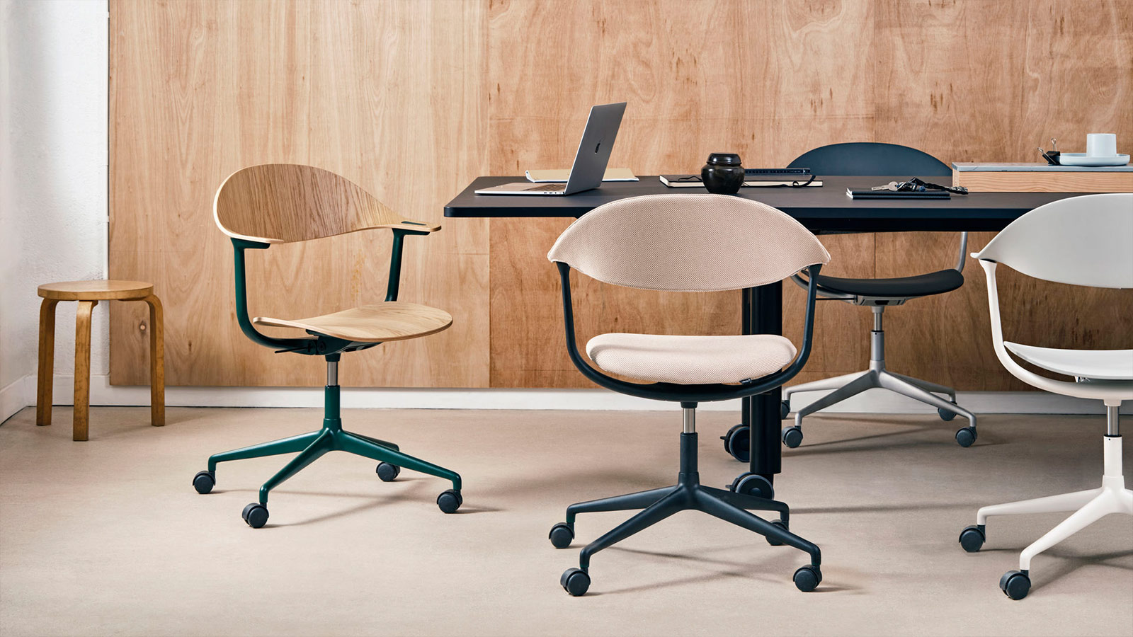 Vitra’s Mynt Chair Moves Like You Do—All Day Long